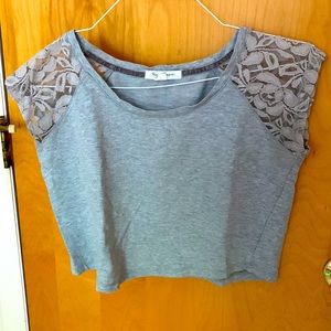 FOREVER 21 small loose gray cropped lace t-shirt